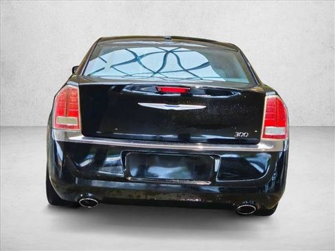 Used 2011 Chrysler 300 Limited RWD image 6
