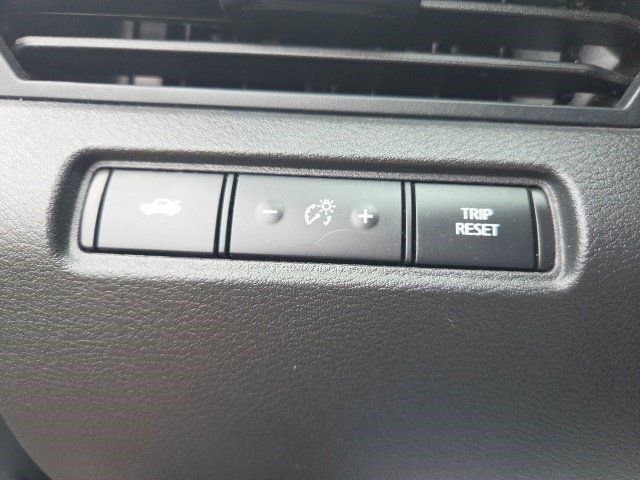 Used 2025 Nissan Altima 2.5 SV FWD image 19