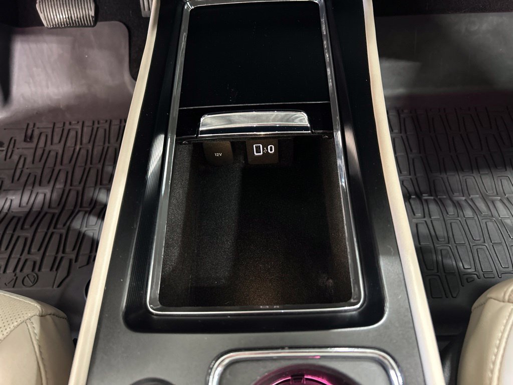 Certified 2025 Lincoln Corsair Grand Touring w/ Rear Removable Package Tray AWD/4WD image 21