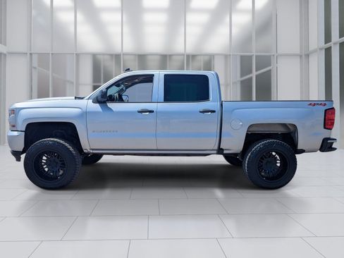 Used 2018 Chevrolet Silverado 1500 Custom w/ Custom Value Package AWD/4WD image 2
