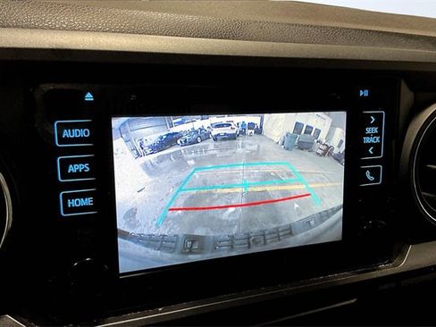 Used 2018 Toyota Tacoma TRD Sport image 22