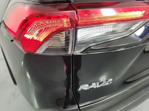 Used 2019 Toyota RAV4 XLE AWD/4WD image 30