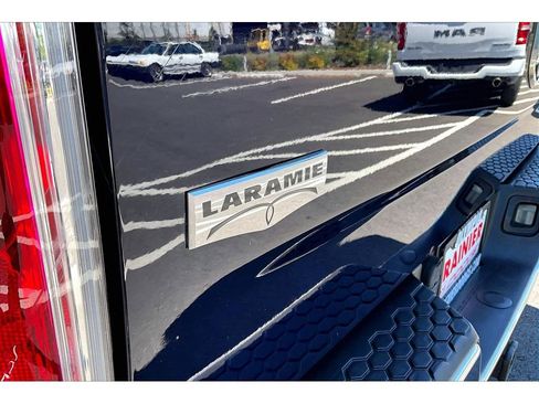 Used 2013 RAM 1500 Laramie w/ Convenience Group AWD/4WD image 8