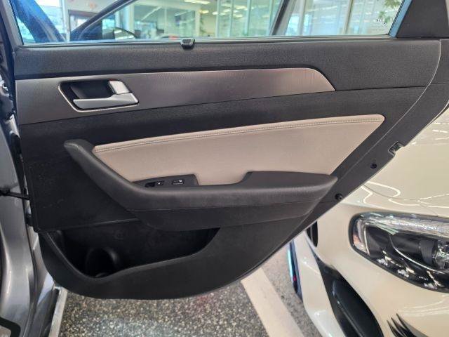 Used 2017 Hyundai Sonata Limited 2.0T w/ Winter Weather Package FWD image 31