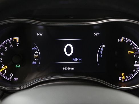 Used 2020 Jeep Grand Cherokee Limited image 8