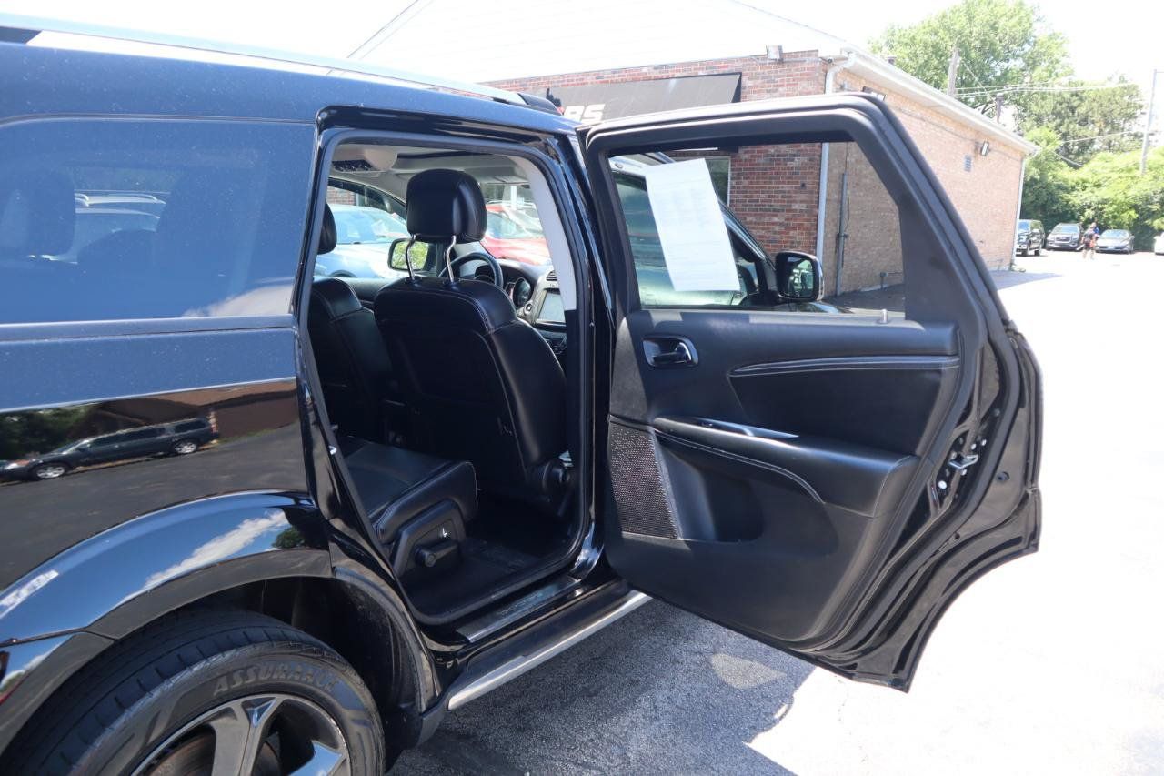 Used 2018 Dodge Journey Crossroad w/ Nav & Sun Group FWD image 13