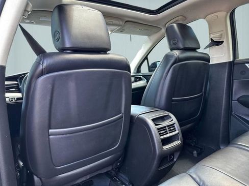 Used 2017 Cadillac XT5 Luxury w/ Driver Awareness Package AWD/4WD image 28
