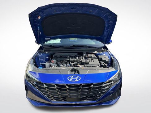 Used 2023 Hyundai Elantra Limited FWD image 16