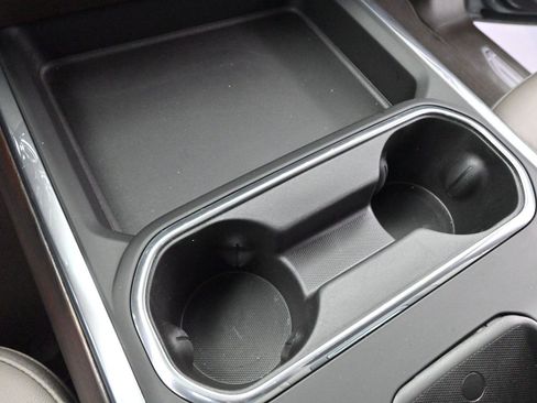 Used 2025 GMC Sierra 2500 SLT w/ SLT Premium Package image 27