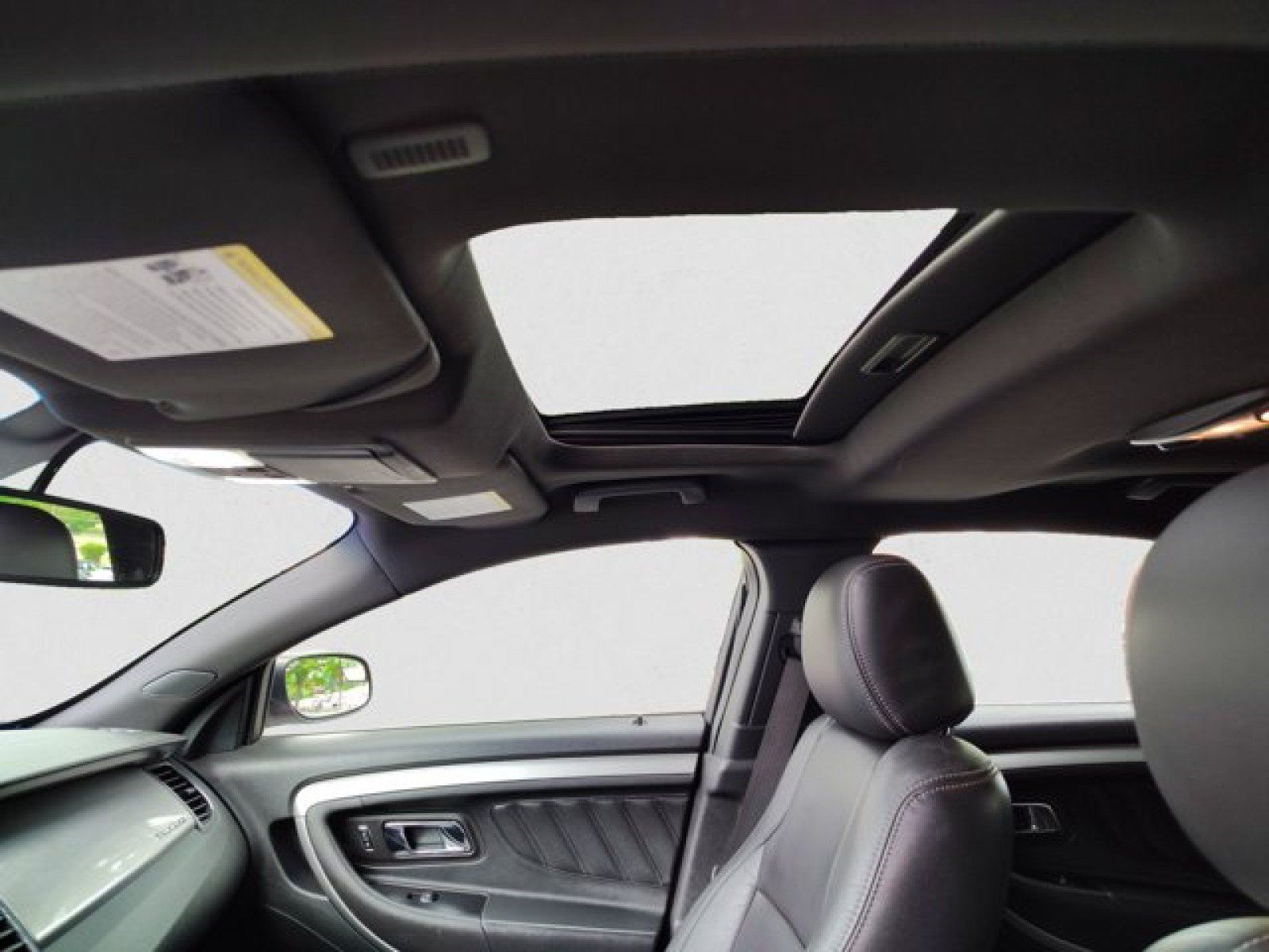 Used 2017 Ford Taurus SEL w/ Equipment Group 201A FWD image 12
