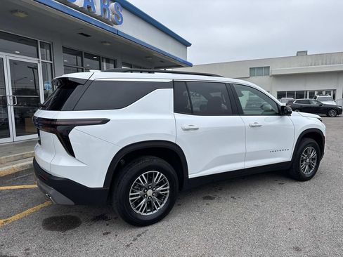 Certified 2025 Chevrolet Traverse LT image 8