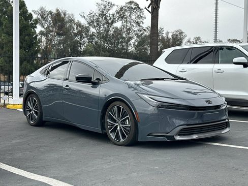 Used 2024 Toyota Prius Limited FWD image 4