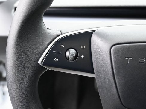 Used 2025 Tesla Model 3 Long Range image 39