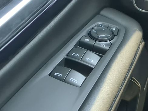 Used 2025 Chevrolet Tahoe LT w/ Comfort Package image 23