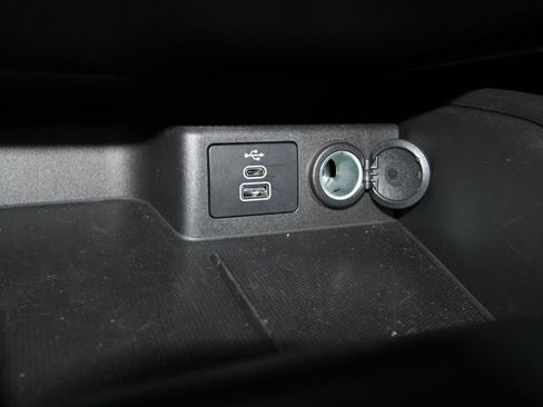 Used 2025 Ford Escape ST-Line w/ Equipment Group 301A FWD image 19