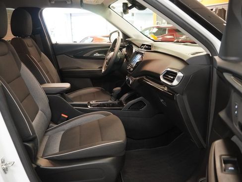 Used 2023 Chevrolet TrailBlazer LT w/ Convenience Package AWD/4WD image 34