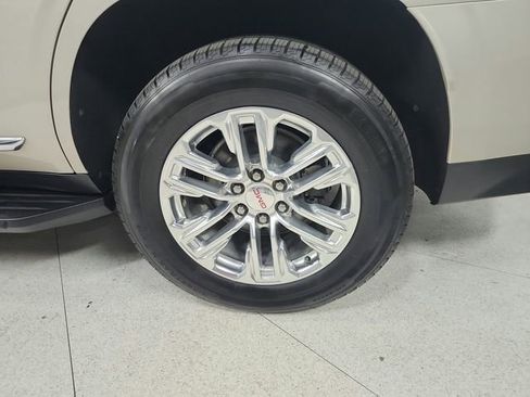 Used 2021 GMC Yukon SLT w/ SLT Luxury Plus Package image 50