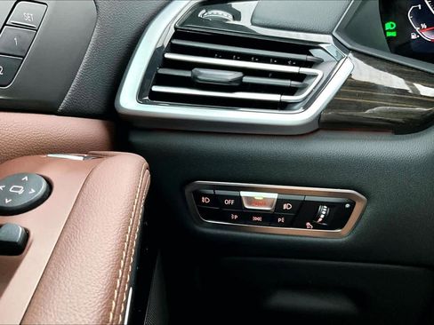 Used 2021 BMW X5 sDrive40i w/ Premium Package image 36