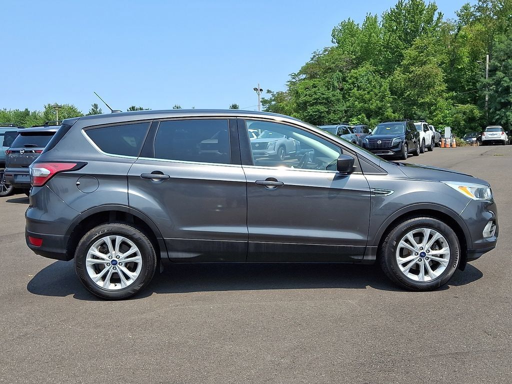 Used 2017 Ford Escape SE w/ SE Cold Weather Package FWD image 8