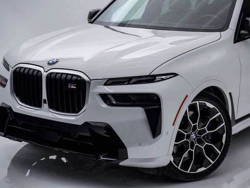Used 2026 BMW X7 M60i image 4