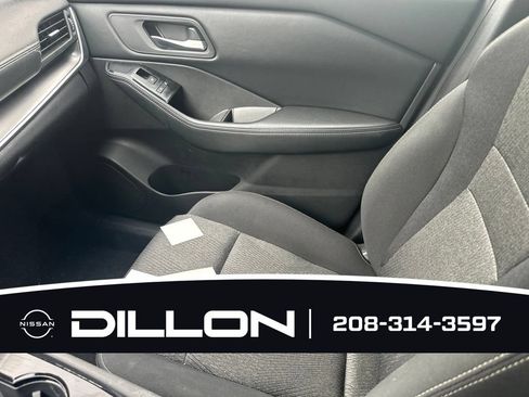 Used 2025 Nissan Rogue SV AWD/4WD image 5