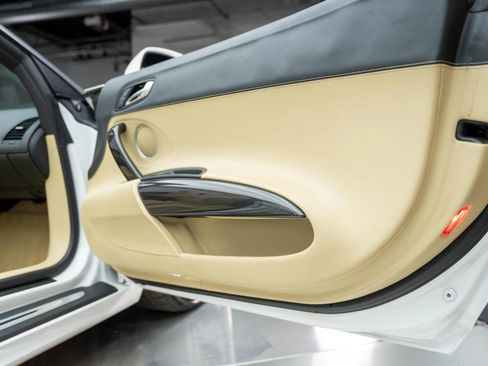 Used 2011 Audi R8 V10 image 34