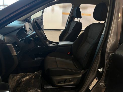 Used 2025 Nissan Rogue SV image 28