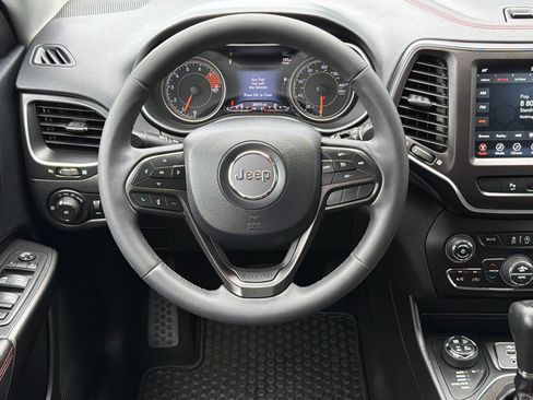 Used 2020 Jeep Cherokee Trailhawk AWD/4WD image 16