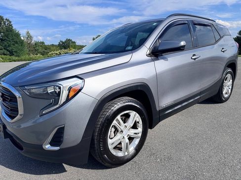 Used 2018 GMC Terrain SLE w/ Infotainment Package I AWD/4WD image 3