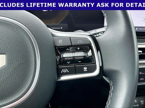 Used 2025 Kia Sorento S FWD image 16