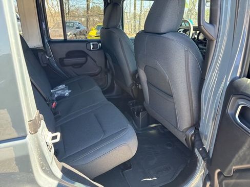 Used 2026 Jeep Wrangler Unlimited Sport AWD/4WD image 17