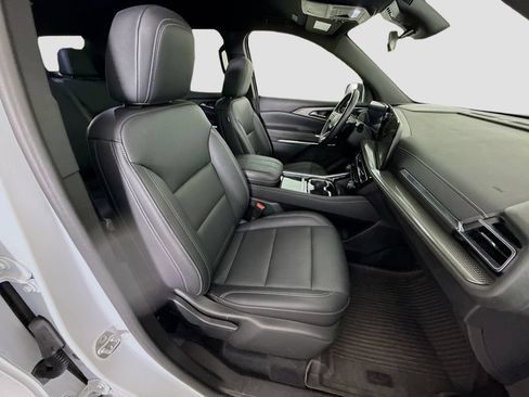 Used 2024 Chevrolet Traverse LT w/ LPO, Floor Liner Package FWD image 28
