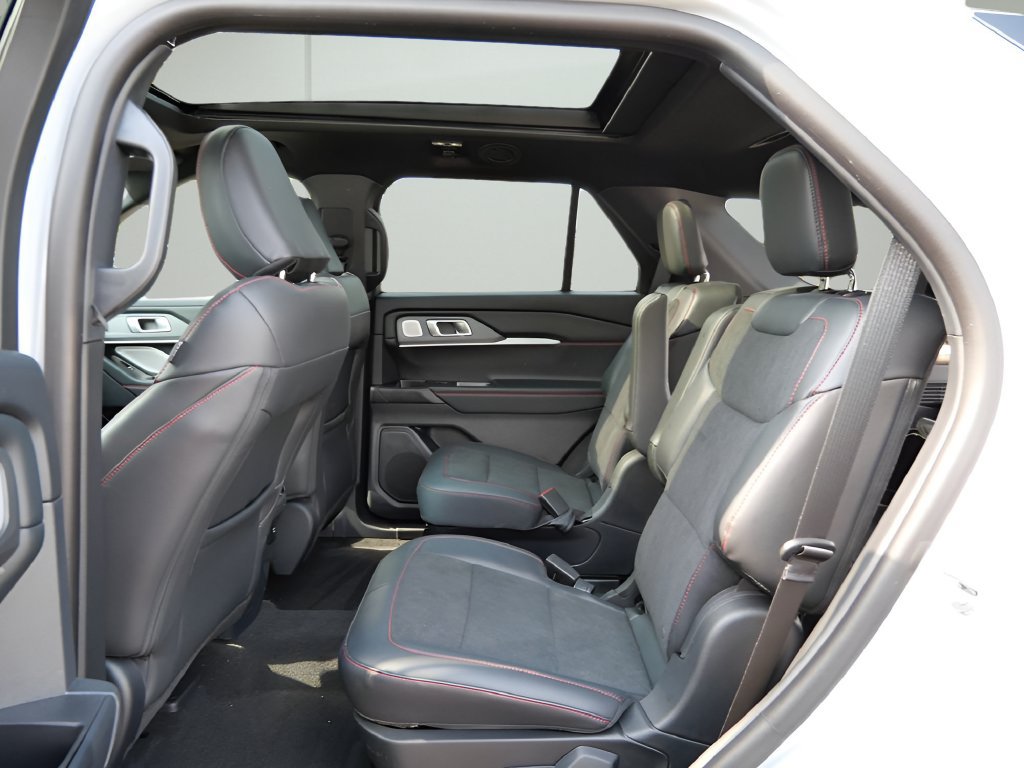 Used 2026 Ford Explorer ST w/ Sun And Sound Package AWD/4WD image 11