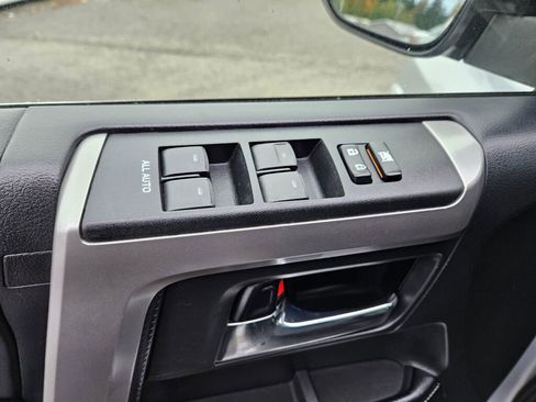 Used 2015 Toyota 4Runner Limited image 23