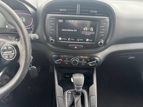 Certified 2023 Kia Soul LX w/ LX Technology Package FWD image 10