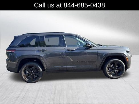New 2026 Jeep Grand Cherokee Limited w/ Limited Altitude Package AWD/4WD image 4