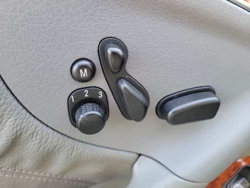 Used 2006 Mercedes-Benz CLK 350 Cabriolet image 14