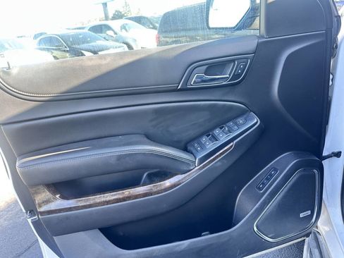 Used 2015 Chevrolet Suburban LT image 19