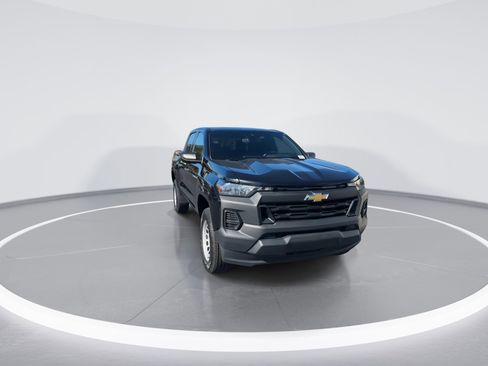 Used 2023 Chevrolet Colorado W/T RWD image 3