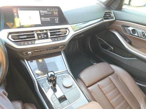 Used 2022 BMW 330i Sedan w/ Premium Package 2 RWD image 15