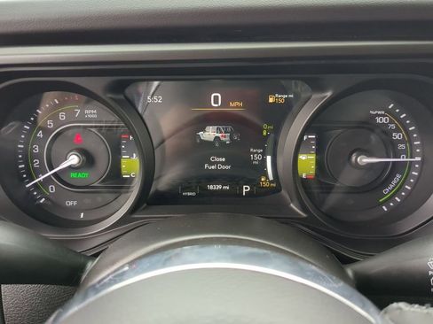 Used 2025 Jeep Wrangler Unlimited Sahara AWD/4WD image 14