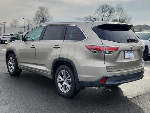 Used 2014 Toyota Highlander XLE image 4