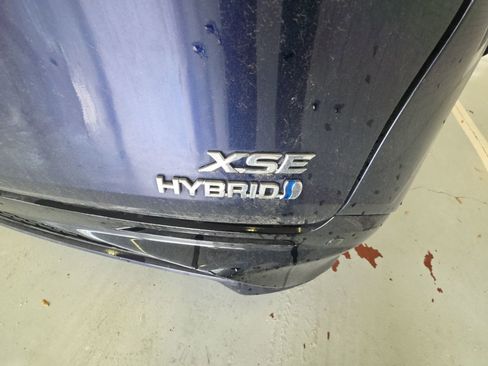 Used 2022 Toyota Sienna XSE w/ XSE Plus Package image 6