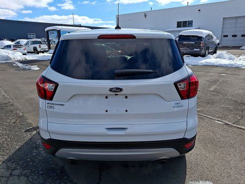 Used 2019 Ford Escape SE image 5