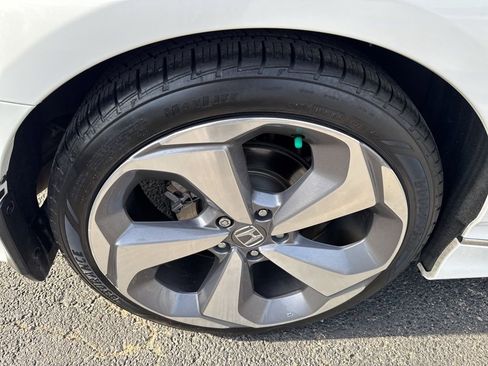 Used 2018 Honda Accord Touring image 42