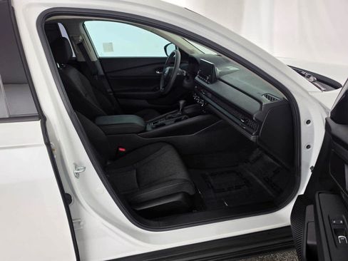 Used 2023 Honda Accord EX image 10