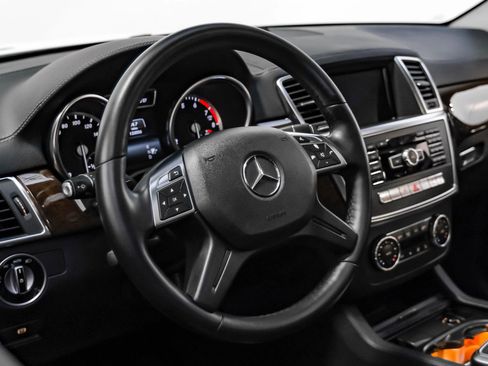 Used 2014 Mercedes-Benz GL 450 4MATIC image 11