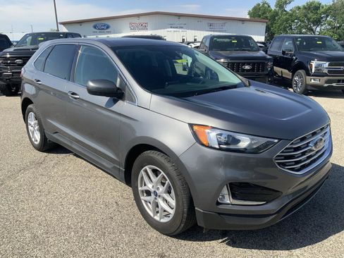 Used 2021 Ford Edge SEL w/ Convenience Package AWD/4WD image 2