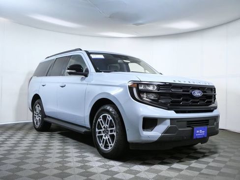 Certified 2025 Ford Expedition Active AWD/4WD image 1