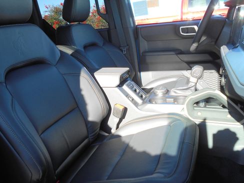 New 2025 Ford Bronco Badlands image 34